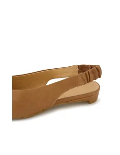 WOMEN'S DANERA SHOE