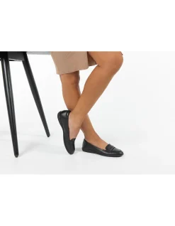 WOMEN'S Naturalizer Finley Black SHOE